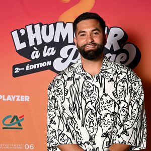 Le chanteur a confié qu'il ne savait pas lire lorsqu'il est arrivé en sixième.

Kendji Girac au photocall lors de l'enregistrement de l'émission "L'humour à la plage" pour la 2eme édition du festival de Juan les Pins à la pinède Gould le 27 juin 2025. © Bruno Bebert / Bestimage