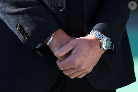 Le prince et la princesse sont apparus avec des bracelets d'amitié.

Le prince William, prince de Galles, et Kate Middleton, princesse de Galles, visitent l'école maternelle et primaire de Farnborough Road, pour montrer leur soutien continu à la communauté de Southport après l'attaque  au cours de laquelle trois filles, Alice da Silva Aguiar, Bebe King et Elsie Dot Stancombe, ont été tragiquement tuées lors d'un cours de danse à Southport, Merseyside, Royaume-Uni. © Julien Burton / Bestimage