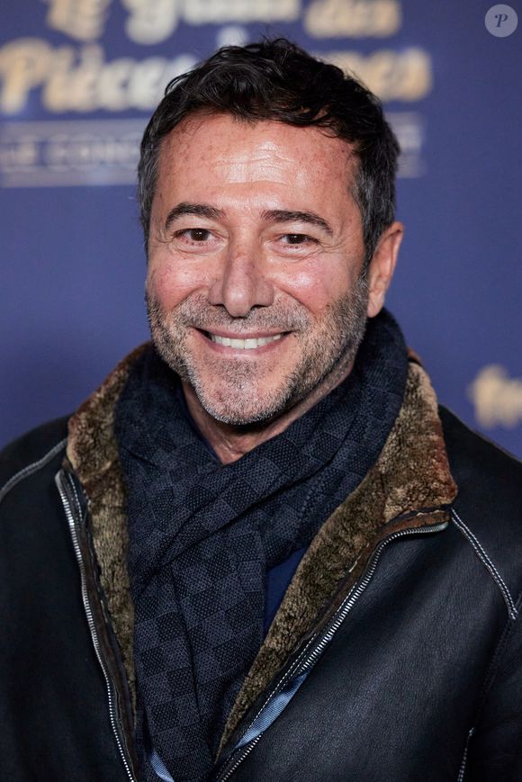 Exclusif - Bernard Montiel au photocall du "Gala des pièces jaunes, le concert événement" à La Défense Arena à Nanterre le 23 janvier 2025. Le gala des Pièces Jaunes 2025 sera diffusé le 28 janvier, sur France 2 et sur la plateforme France.Tv.

© Jacovides / Moreau / Bestimage