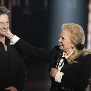 Sylvie Vartan sur scène reçoit un prix d'honneur de David Hallyday lors des 40èmes Victoires De La Musique à La Seine Musicale le 14 février 2025 à Boulogne-Billancourt, France. Photo David NIVIERE/ABACAPRESS.COM