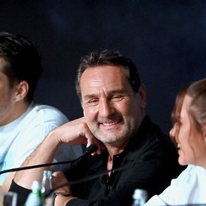 François Civile, Adele Exarchopoulos, Philippe Lellouche, Malik Frikah et Malaury Wanecque assistent au photocall de 'L'Amour Ouf' (Beating Hearts) lors du 77ème Festival de Cannes au Palais des Festivals le 24 mai 2024 à Cannes, France. Photo by Franck Castel/ABACAPRESS.COM
