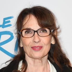 Elle confiait : "Mes copains, ils partaient dans les îles pour se reposer. Mais je leur disais : 'Je vais brouter de l’herbe.' C’est ce que je faisais. Littéralement. Je me roulais dans l’herbe mouillée."

Chantal Lauby - Avant-première du film "Le Brio" au cinéma Gaumont Opéra à Paris, le 21 novembre 2017. © Coadic Guirec/Bestimage