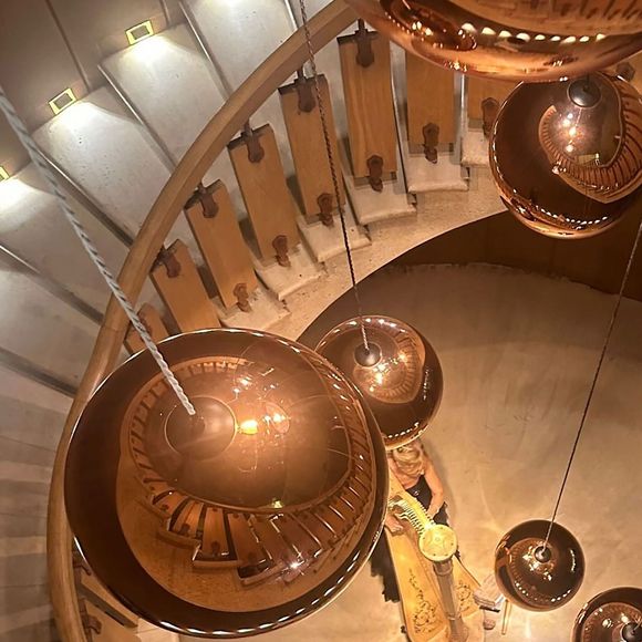 Capture Instagram - Jay Brown - Jay Z et le directeur général du label américain Roc Nation, Jay Brown, célèbrent leur anniversaire dans l'hôtel 5 étoiles privatisé « Les Sources de Caudalie » avec leurs amis Kris Jenner, Ellen Pompeo, Beyoncé, Rihanna, à Martillac près de Bordeaux, en France, le 3 décembre 2023. Des navettes aux vitres teintées ont fait des allers-retours toute la journée de samedi.   L'anniversaire s'est déroulé du 1er au 4 décembre 2023. Parmi les 98 invités qui séjourneront sur place, les stars internationales Kris Jenner, Ellen Pompeo, Beyoncé et Jay-Z, accompagnés de leurs enfants, sont arrivés vendredi soir, et la chanteuse Rihanna samedi dans la journée. La fête s'est poursuivie au château d'Yquem dimanche soir.