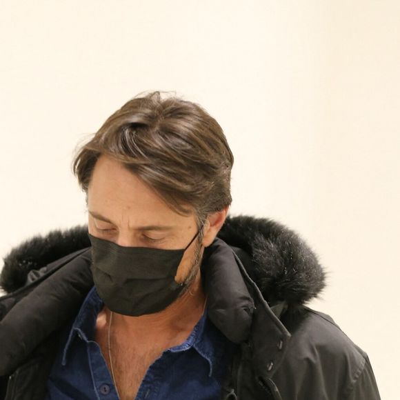 Vincent Cerutti, le compagnon d'H.Sy - Procès contre E.Zemmour pour "injure raciale" envers Hapsatou Sy au tribunal correctionnel de Paris, le 4 novembre 2022.  © Jonathan Rebboah / Bestilmage