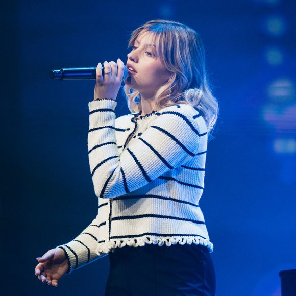 Marine en concert lors de la 1ère édition du "Festival Europe 2" au Casino de Paris, le 17 juin 2025. 

Photo : Alexandre Fumeron / Bestimage