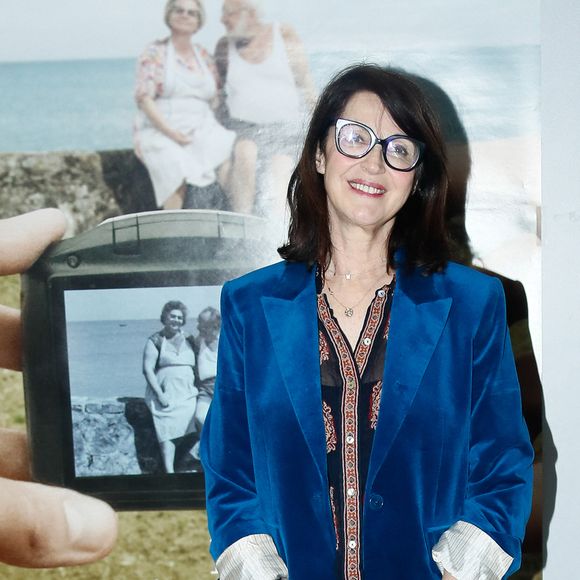 C'est sur les bancs du collège que Fabien Chalon et Zabou Breitman se sont rencontrés, rapportait "Purepeople", en 2021. Ils se marieront à la fin des années 1980, auront deux enfants, avant de se séparer, en 2006. 

Zabou Breitman - Avant-première du film "Le garçon" au Pathé Alésia à Paris, France, le 20 mars 2025. © Christophe Clovis / Bestimage