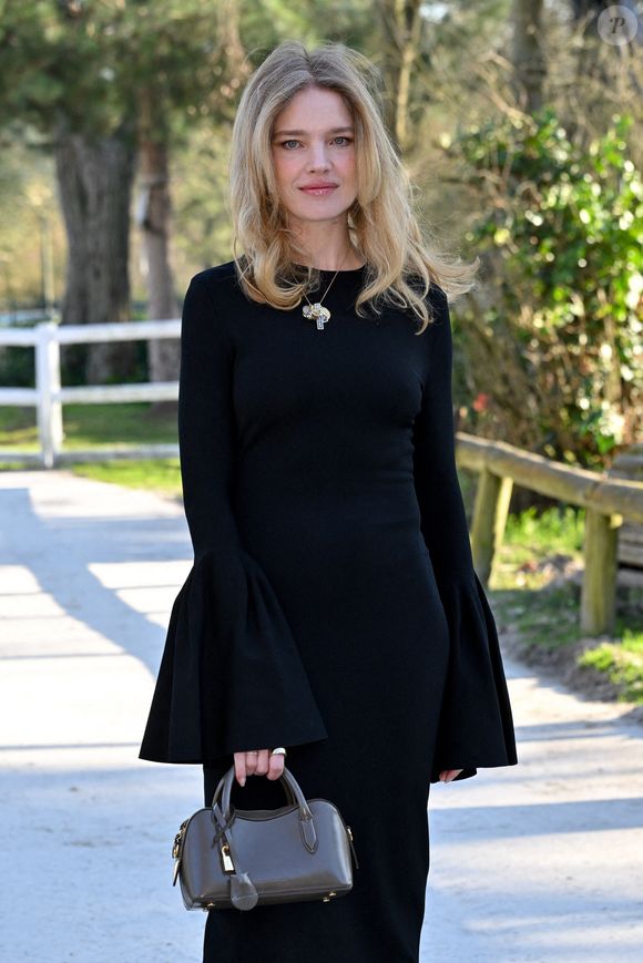 Natalia Vodianova participe à un photocall lors du défilé Stella McCartney pendant la semaine de la mode à Paris, France, le 4 mars 2026. Photo by Julien Reynaud/APS-Medias/ABACAPRESS.COM
