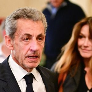 Carla Bruni est venue soutenir son mari Nicolas Sarkozy lors de son interrogatoire par la cour d'appel de Paris dans le cadre du procès du financement libyen de sa campagne de 2007.
Paris le 7 avril 2026
© Christian Liewig / Bestimage