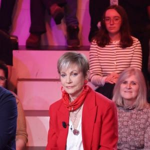 Exclusif - Raymond Aabou, Isabelle Morini-Bosc, Gilles Verdez, sur le plateau de l’émission « TPMP » présentée par C.Hanouna et diffusée en direct sur C8, Paris, France, le 25 fevrier 2025. © Jack Tribeca / Bestimage