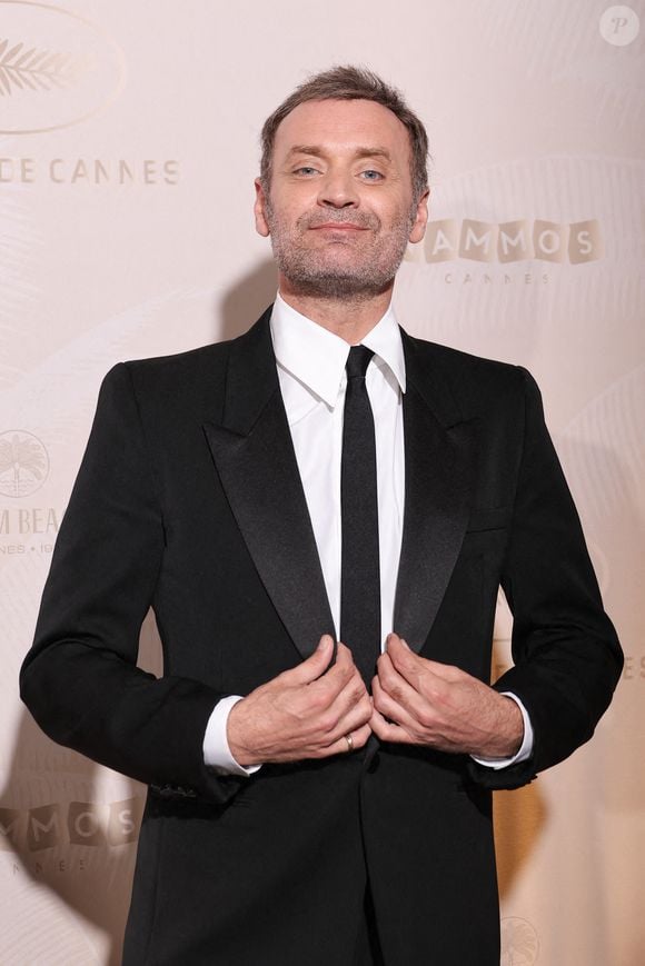 Ce mercredi 19 novembre 2025, Augustin Trapenard anime un nouveau numéro de La Grande Librairie sur France 5.

Augustin Trapenard - Photocall du dîner lors du 78ème Festival International du Film de Cannes le 13 mai 2025.

© Moreau / Borde / Jacovides / Bestimage