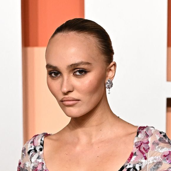 Lily-Rose s'offre un nouveau look capillaire !

Lily-Rose Depp à la soirée Vanity Fair lors de la 97ème cérémonie des Oscars à Hollywood.

Photo : Broadimage / Bestimage