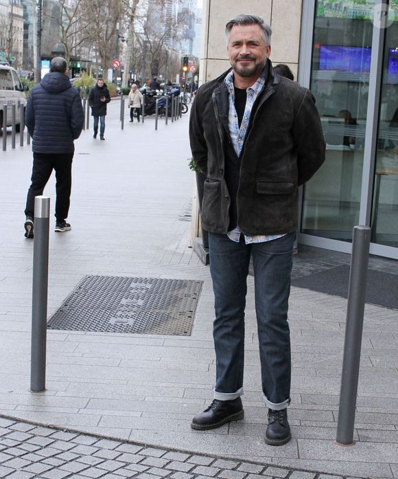 Pour la première fois, un homme a convaincu les équipes de l'émission de M6. ET pas n'importe qui puisqu'e c'est Olivier Minne

Exclusif - Olivier Minne - Les célébrités à la sortie de l'émission de radio Les Grosses Têtes sur RTL à Neuilly-sur-Seine le 12 janvier 2026. © Jonathan Rebboah/PsnewZ/Bestimage