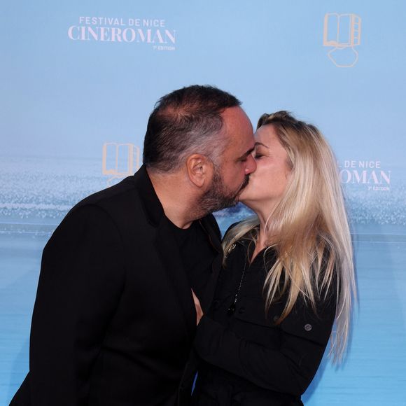 ou encore François-Xavier Demaison et sa femme Anaïs Tihay

François-Xavier Demaison et sa femme Anaïs Tihay - Tapis rouge lors de la 7ème édition du festival Cinéroman à Nice le 1er Octobre 2025. © Bebert-Jacovides/Bestimage