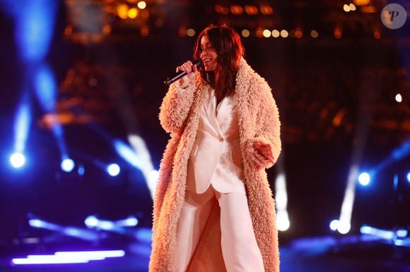 Jenifer Bartoli lors du tournage de l'émission "La grande soirée du 31 décembre de Paris" au Musée du Quai Branly à Paris, diffusée le 31 décembre sur France 2 © Christophe Clovis / Bestimage