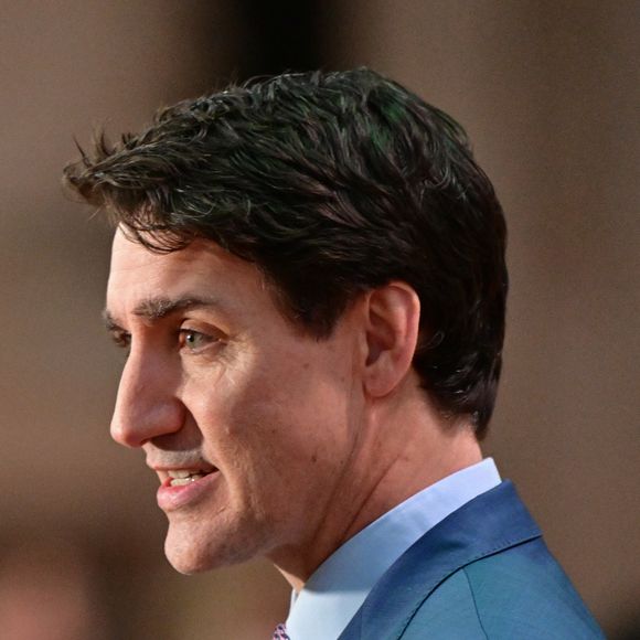 Le premier ministre du Canada, Justin Trudeau arrive pour le deuxième jour du sommet pour l'action sur l'intelligence artificielle (IA) au Grand Palais à Paris, France, le 11 février 2025. © Christian Liewig/Bestimage