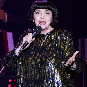La chanteuse Francaise Mireille Mathieu en direct lors d'un concert de sa tournée d'adieu Goodbye my Love Goodbye au Kuppelsaal de Hanovre - 30/10/2024  © Imago / Panoramic / Bestimage