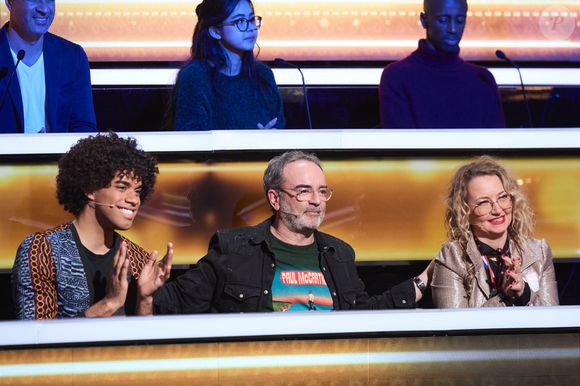 Exclusif - Gwendal Marimoutou, Bruno Solo, Christelle Chollet - Enregistrement de l'émission "100% Logique", présentée par Cyril Féraud et diffusée le le 19 avril 2025 sur France 2. Le 18 décembre 2024. © Cyril Moreau/Bestimage