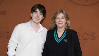 Oscar et Léon, les fils de Patrick Bruel, récompensés par leur mère Amanda Sthers s'ils travaillaient bien à l'école : quel privilège leur offrait-elle ?