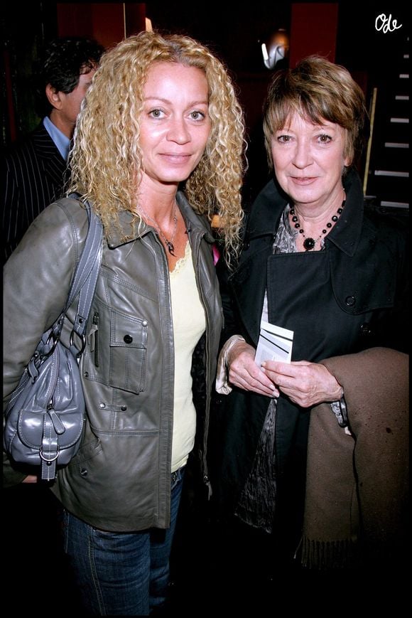 Raphaëlle Ricci et sa mère Alice Dona lors de la générale de la pièce "Adam et Ève", au théâtre de la Gaîté-Montparnasse à Paris. © Guillaume Gaffiot/Bestimage