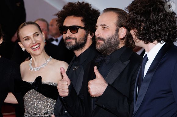 Natalie Portman, William Lebghil, Vincent Macaigne, Ugo Bienvenu - Montée des marches du film « Eddington » lors du 78ème Festival International du Film de Cannes, au Palais des Festivals à Cannes. Le 16 mai 2025
© Jacovides-Moreau / Bestimage