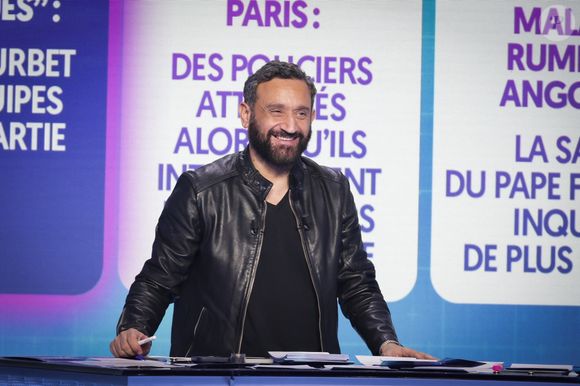 Exclusif - Cyril Hanouna, sur le plateau de l’émission « TPMP » présentée par C.Hanouna et diffusée en direct sur C8, Paris, France, le 24 fevrier 2025. © Jack Tribeca / Bestimage
