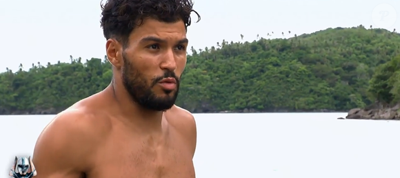 Il s'agit de sa paire de chaussures, pas adaptée !

Quatrième épisode de "Koh-Lanta, La Revanche des quatre Terres"