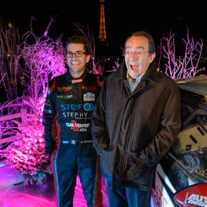 Jean-Pierre Pernaut et son fils Olivier Pernaut - Présentation de la nouvelle voiture de Margot Laffite, Jean-Pierre et Olivier Pernaut pour le trophée Andros à Paris le 26 novembre 2015. La compagnie des Bateaux-Mouches est leur partenaire officiel. © Lionel Urman / Bestimage