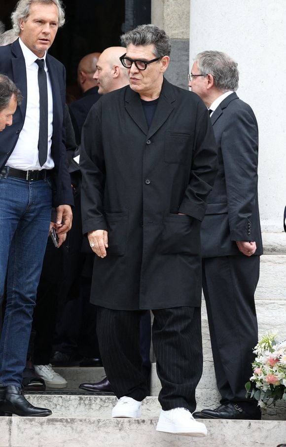 Marc Lavoine quittant la cérémonie funéraire de la chanteuse française Françoise Hardy au crématorium du Père Lachaise à Paris, le 20 juin 2024.