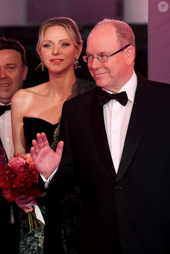 La princesse Charlene de Monaco et le prince Albert II de Monaco  durant la 69ème édition du Bal de la Rose dans la Salle des Étoiles du Sporting Monte-Carlo à Monaco, le 29 mars 2025. © Bruno Bebert / Pool Monaco / Bestimage