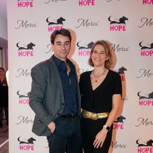 Julian Bugier et Claire Fournier étaient présents lors de la soirée annuelle de gala de l'association Hope.

Julian Bugier et Claire Fournier lors de la soirée annuelle de gala de l'association Hope au pavillon Gabriel à Paris.
© Anne-Sophie Guebey / Bestimage