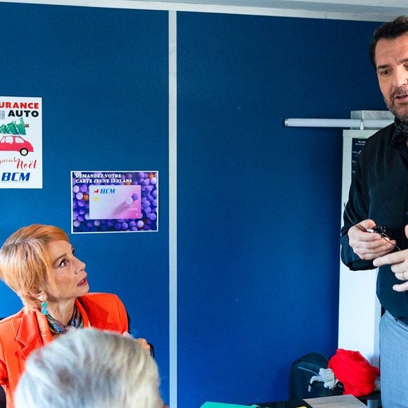 Entre humour, quiproquos et surprises, cette fiction festive offre un mélange de tendresse, de suspense et de bonne humeur pour une soirée télé conviviale.

Exclusif - Victoria Abril, Arnaud Ducret en backstage du tournage de l'émission "Panique au grand magasin" diffusée le 15 décembre 2025 sur TF1. © Cyril Moreau/Bestimage