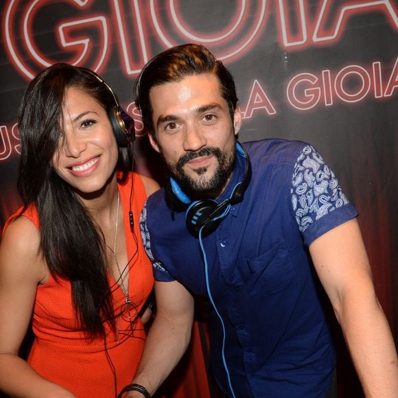 Elle évoque un quotidien rythmé par leurs deux enfants et peu de sommeil.

Florent Mothe et Zaho - Florent Mothe et Zaho aux platines du restaurant La Gioia lors de la soirée "Les musiques de la Gioia" à Paris, le 27 mai 2015. Photo par RACHID BELLAK / BESTIMAGE