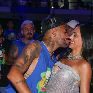 Exclusif - Neymar et sa compagne Bruna Biancardi (enceinte) au sambodrome Marquês de Sapucai lors du carnaval de Rio 2025, le 3 mars 2025.