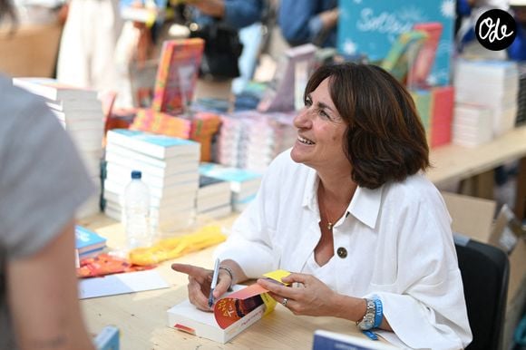 Maud Ankaoua au salon du livre de Paris au Grand Palais à Paris, le 19 avril 2026. Photo de Lionel Urman/Abaca