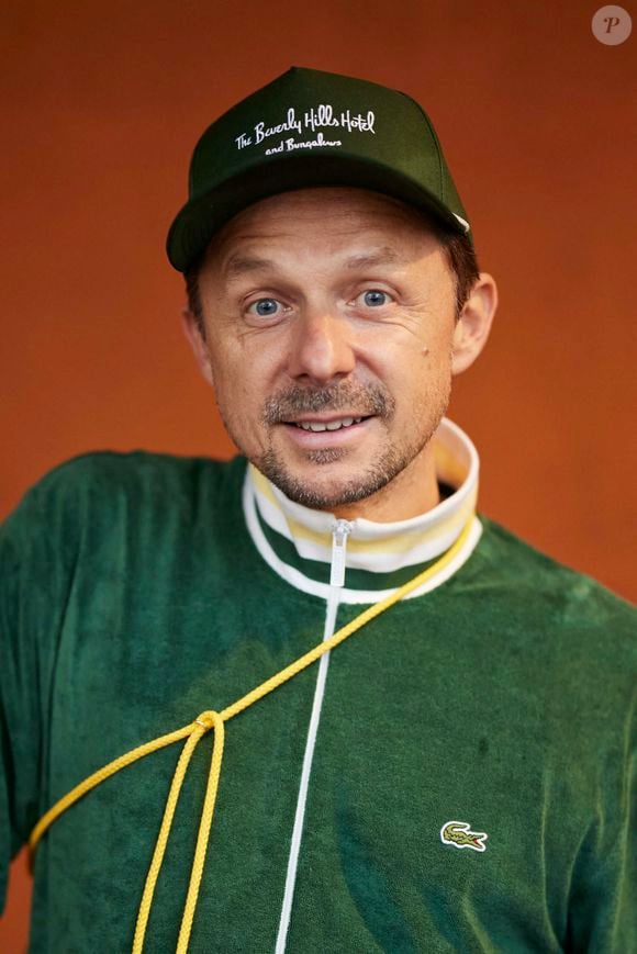 Martin Solveig - Les célébrités au village lors des Internationaux de France de tennis de Roland Garros 2024 à Paris. Le 29 mai 2024. 
© Jacovides-Moreau / Bestimage