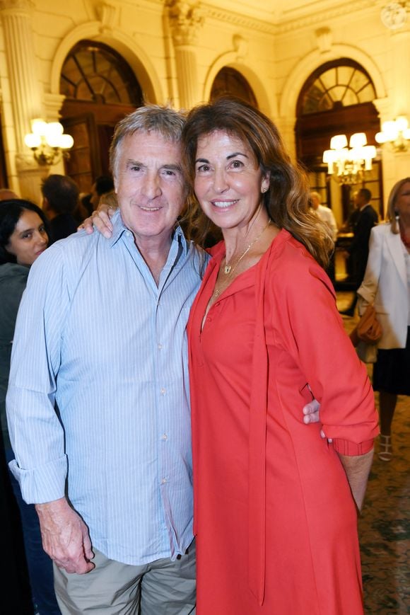 Exclusif - François Cluzet et sa femme Narjiss Slaoui-Falcoz à l'exposition "Douceur animale" de Michel Bassompierre à l'InterContinental Paris - Le Grand le 17 septembre 2024. © Rachid Bellak / Bestimage