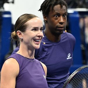 Elina Svitolina dispute ce matin les quarts de finale de Roland-Garros sous les yeux de son premier supporter.

Gaël Monfils et Elina Svitolina pendant le match d'exhibition "The Stars Of The Open" sur le stade Arthur Ashe au USTA Billie Jean King National Tennis Center. 

© PPS/Bestimage