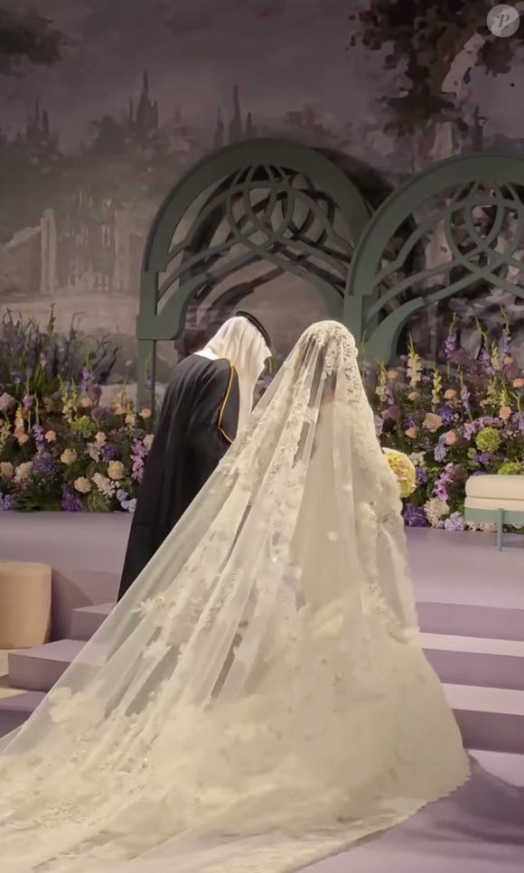 La princesse Nouf porte une robe Dolce & Gabbana pour son mariage avec le prince Nawaf ben Fahad Al Faisal Al Farhan via Instagram @arabianroyalagency