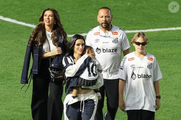 La famille de Neymar à Santos pour sa présentation le 31 janvier 2025. Photo by Marcello Zambrana/AGIF/SPUS/ABACAPRESS.COM