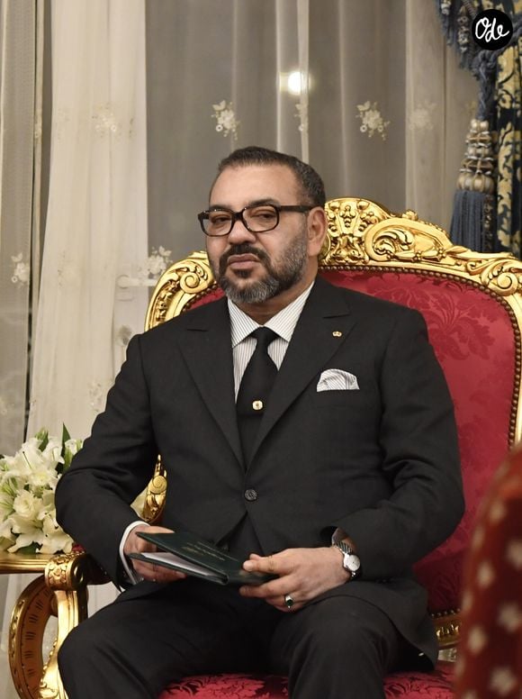 Le roi Felipe VI d'Espagne et Mohammed VI, le roi du Maroc, accompagné de son fils le prince Moulay Hassan, en conférence de presse au Palais Royal à Rabat, le 13 février 2019.