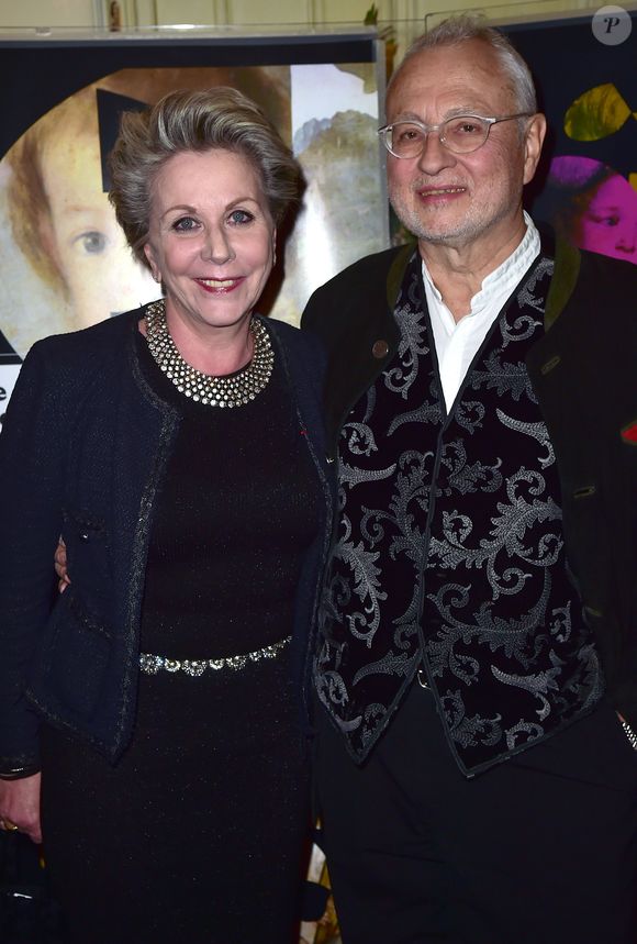 Elle conclut en appelant Thomas Stern à respecter la mémoire de la défunte.

Catherine Laborde et son mari Thomas Stern lors du Gala de l'enfance maltraitée à la Salle Gaveau à Paris le 9 mars 2015.

Giancarlo Gorassini/Bestimage