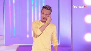 "Je pense à mon petit bout de chou" : Moins d'un an après la naissance de Tim, Cyril Féraud fend l'armure en pleine émission