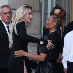 Et ce n'est apparemment pas une voix isolée. En effet, Janet Jackson n'apparaîtra pas non plus dans le biopic. 

Paris Jackson et Janet Jackson arrivent au défilé Tom Ford Collection Femme Prêt-à-Porter Printemps/Eté 2026 lors de la Fashion Week de Paris, le 1 Octobre 2025.

© Denis Guignebourg/Bestimage
