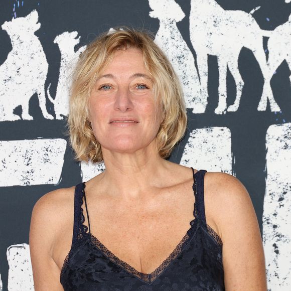 Un doux et beau message d'amour maternel.

Valeria Bruni-Tedeschi à l'avant-première du film "Dogman" au cinéma UGC Normandie à Paris. 

Photo : Coadic Guirec / Bestimage