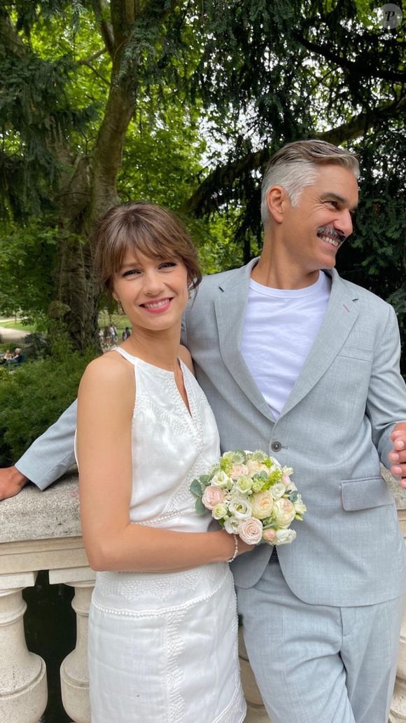 Néanmoins, il est resté déterminé à la courtiser. Et à raison puisqu'ils sont devenus parents d'une petite fille prénommée Colette. Puis, le 3 juillet 2023, le couple s'est marié à la mairie du 8e arrondissement de Paris.

François Vincentelli et Alice Dufour se sont mariés le jeudi 4 juillet 2024. Instagram