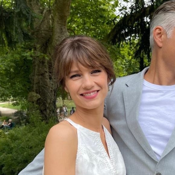 Néanmoins, il est resté déterminé à la courtiser. Et à raison puisqu'ils sont devenus parents d'une petite fille prénommée Colette. Puis, le 3 juillet 2023, le couple s'est marié à la mairie du 8e arrondissement de Paris.

François Vincentelli et Alice Dufour se sont mariés le jeudi 4 juillet 2024. Instagram