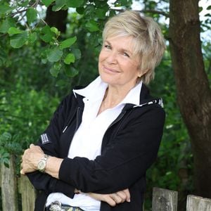 Exclusif - Véronique Jannot pose lors de la 4ème édition du festival cinéma français et gastronomie d'Aix-les-Bains, le 4 juin 2025. 
© Denis Guignebourg / Bestimage