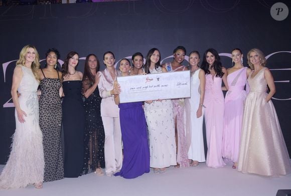 Sophie Thalmann, Clemence Botino, Mareva Galanter, Marine Lorphelin, Melody Vibert, Camille Cerf, Angélique Angarni-Filopon, Amandine Petit, Diane Leyre, Maeva Coucke, Syvlie Tellier - Soirée de gala du 10ème anniversaire de l’association "Les Bonnes Fées" à l’Hôtel The Peninsula Paris le 8 octobre 2025. The Peninsula Paris renouvelle son soutien dans la campagne Octobre Rose au côté de l’artiste G.Sardin. © Rachid Bellak/Bestimage