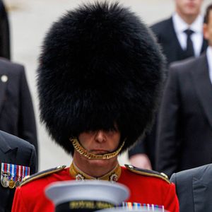 Le prince Harry, duc de Sussex, le prince Andrew, duc d'York - Arrivées au service funéraire à l'Abbaye de Westminster pour les funérailles d'Etat de la reine Elizabeth II d'Angleterre. Le 19 septembre 2022. Photo : Dana Press / Bestimage
