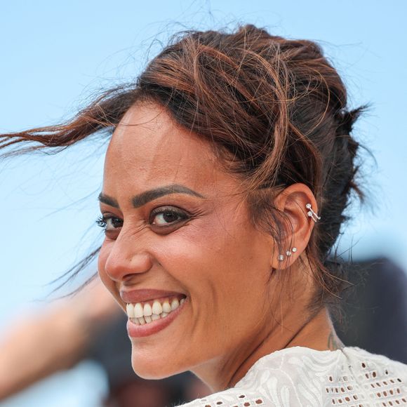 Amel Bent pose lors du photocall "Ma frere" au 78ème Festival de Cannes au Palais des Festivals le 22 mai 2025 à Cannes, France. Photo by Shootpix/ABACAPRESS.COM